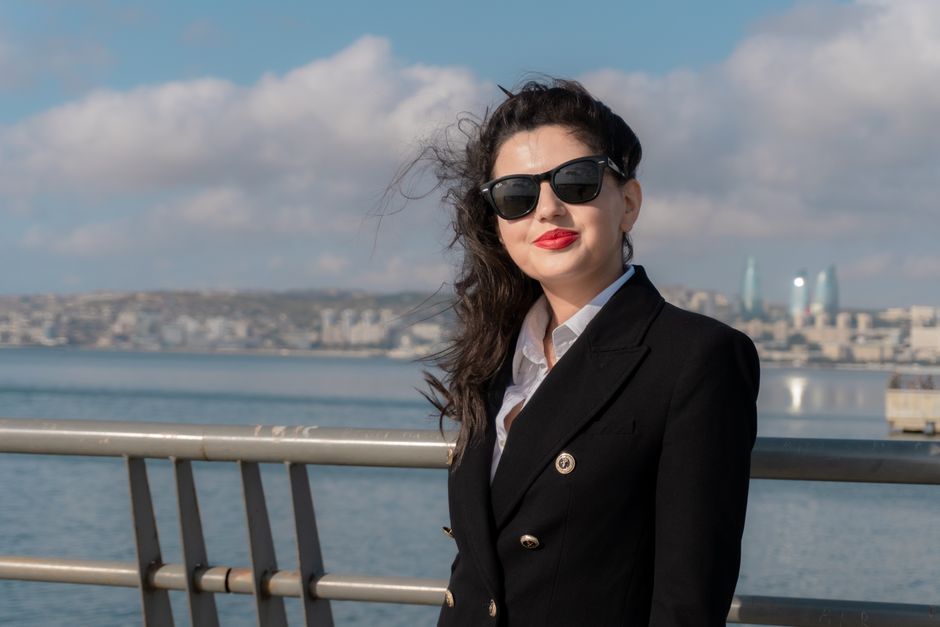 Soft-Shoulder Blazers for Late-Winter Offices, No Bulk